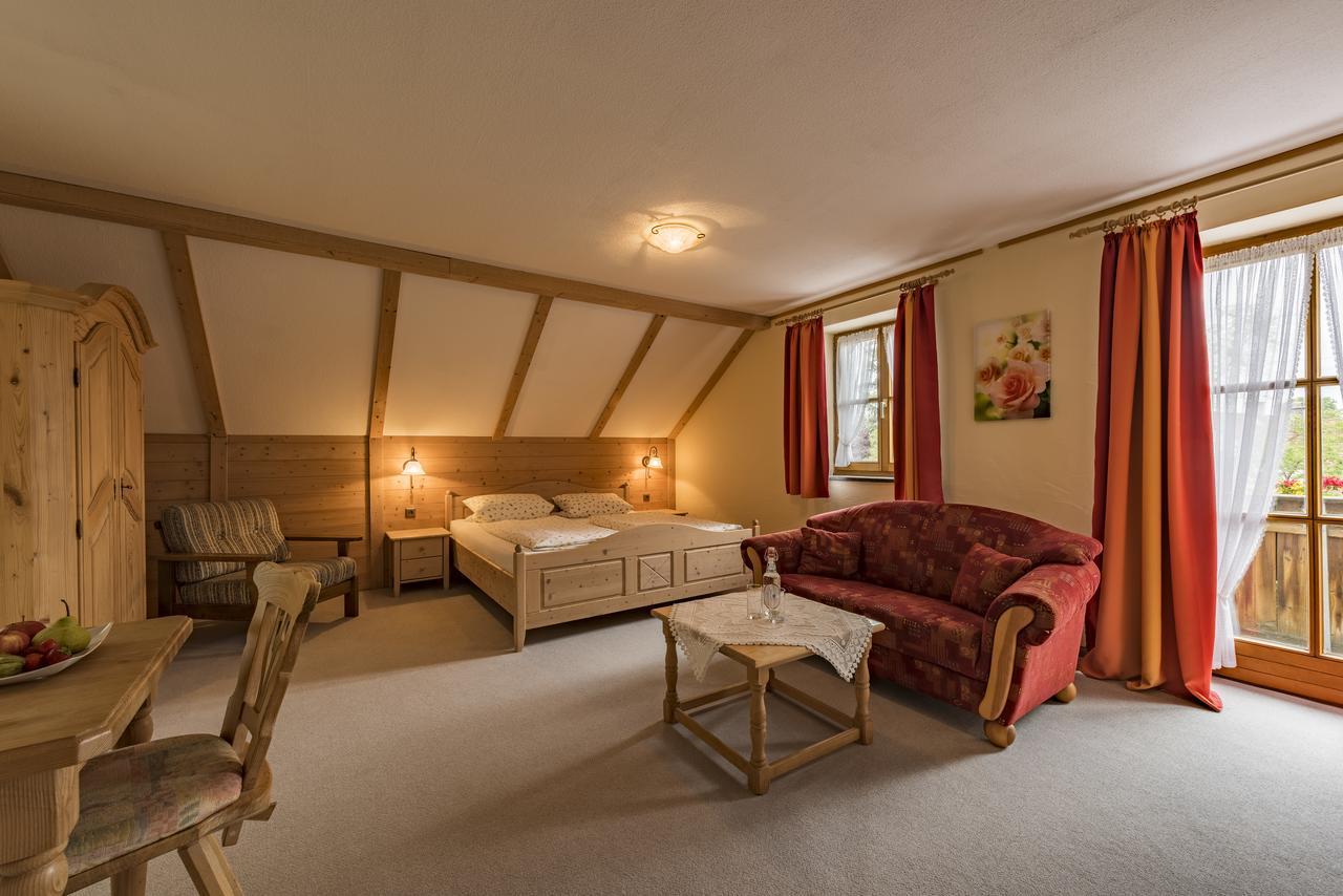Landgasthof Wangerstuben Oberostendorf エクステリア 写真